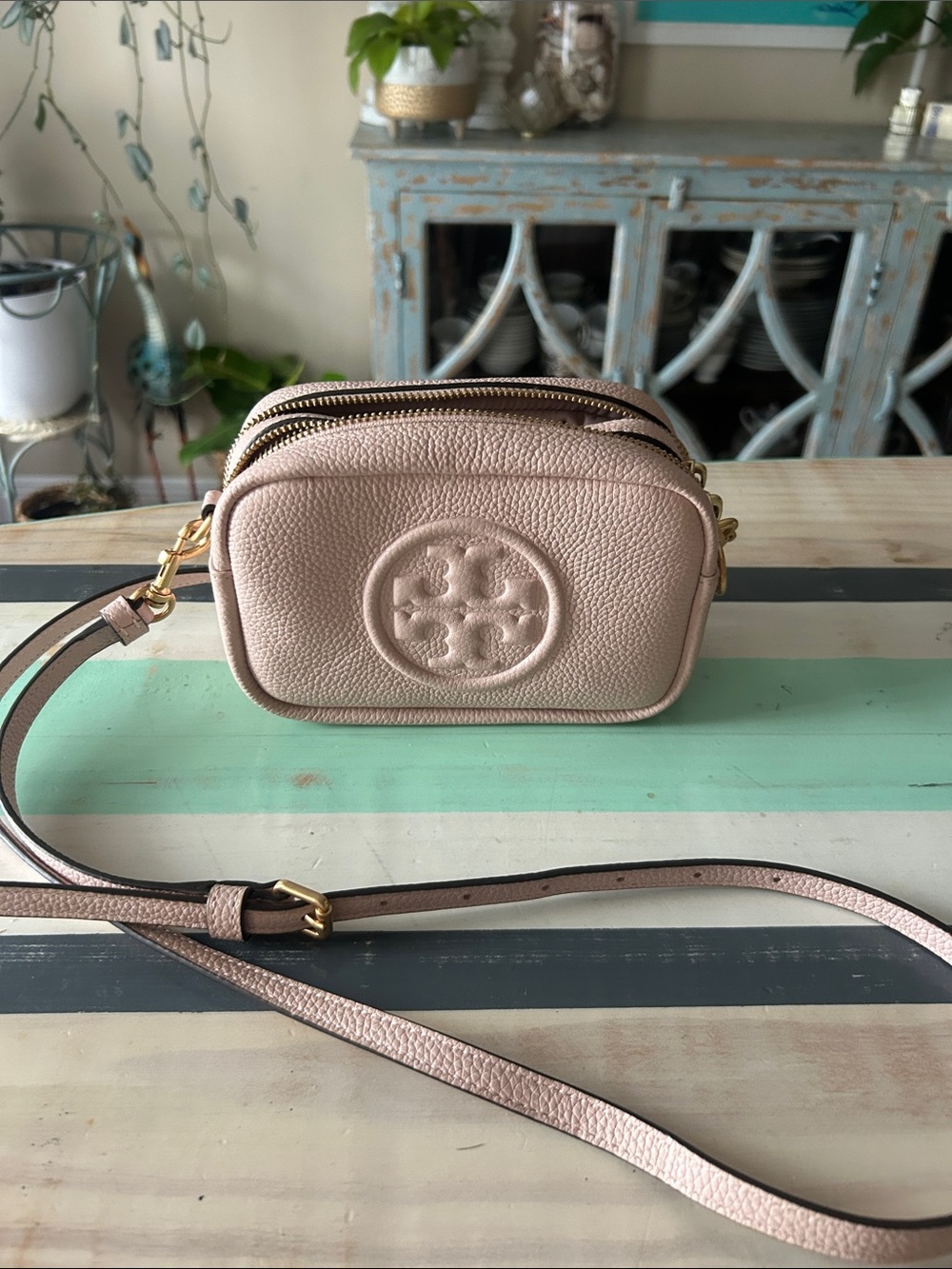 Tory Burch Pebbled Leather Crossbody Bag - Blush Pink